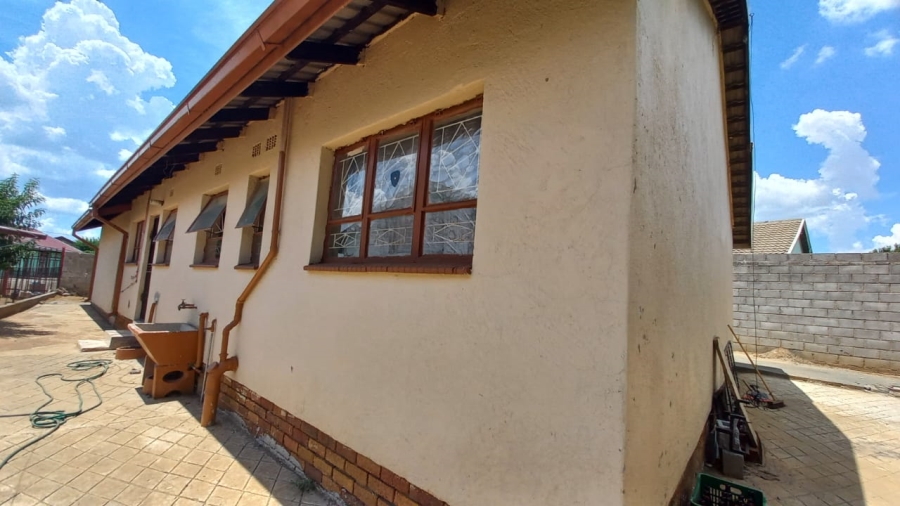 3 Bedroom Property for Sale in Botshabelo Free State